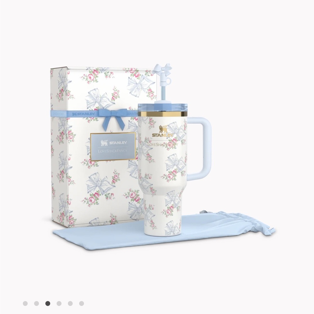 Sold out Stanley x LoveShackFancy Holiday Quencher - 40 oz Rosa Beaux Blue